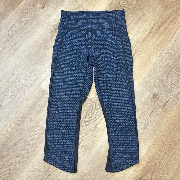 Lululemon Inspire Tight II
Shatter Weave Desert Teal Alberta Lake / Black - Picture 2 of 13